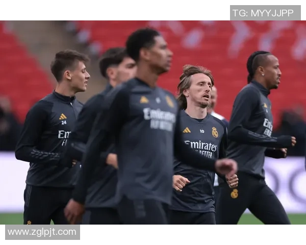 多特蒙德强势对决巅峰之战激情碰撞欧洲赛场焦点对阵分析 多特蒙德强势对决巅峰之战激情碰撞欧洲赛场焦点对阵分析