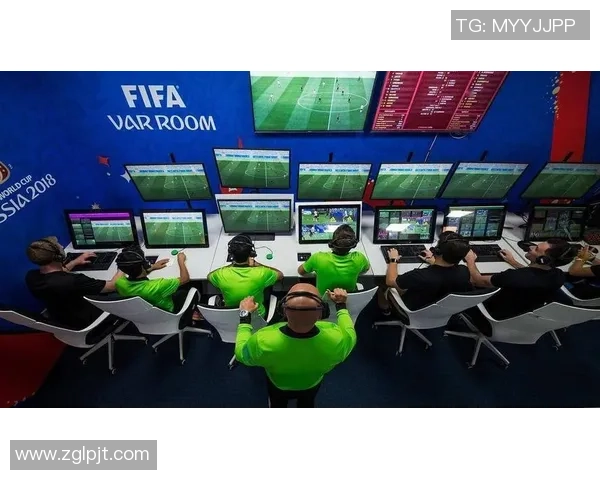 聚焦当代足球运动员成长路径与赛场竞技魅力的多维全景深度解析报道